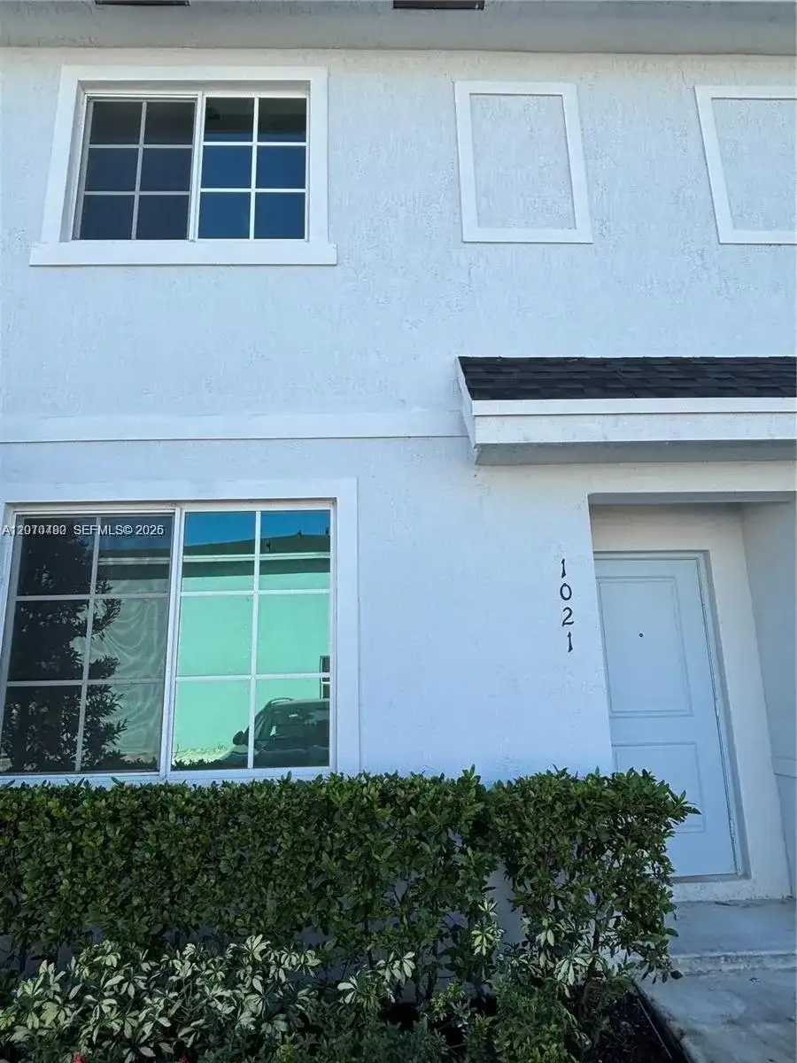 1021 NW 5th St, Florida City FL 33034