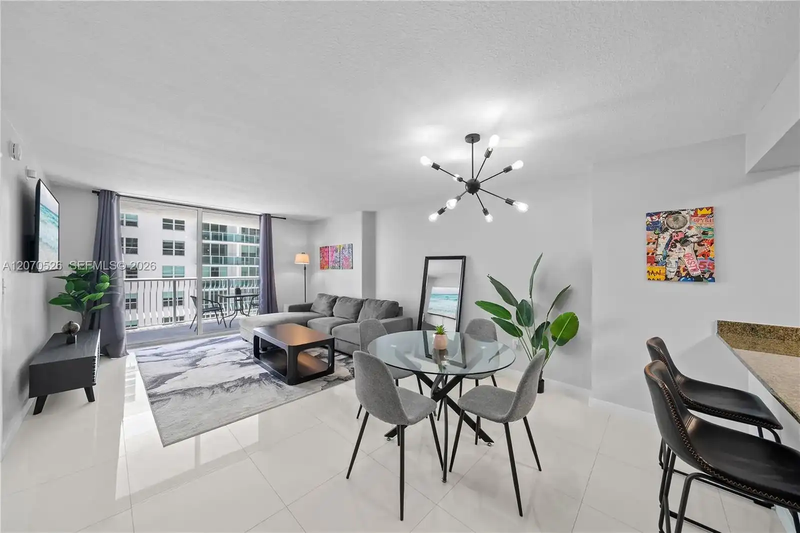 1200 Brickell Bay Dr # 2205, Miami FL 33131