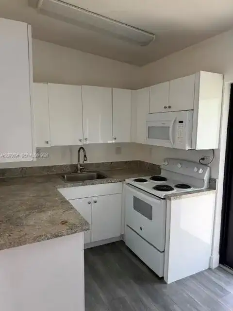 550 NW 131st St # 0, North Miami FL 33168