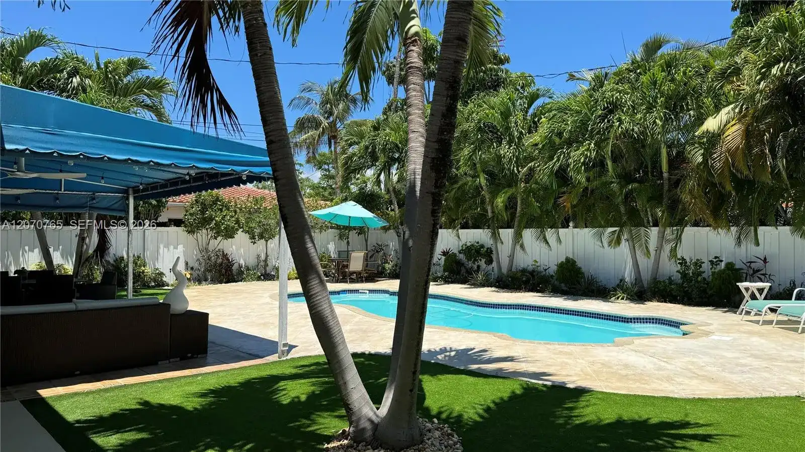 1611 71st St, Miami Beach FL 33141