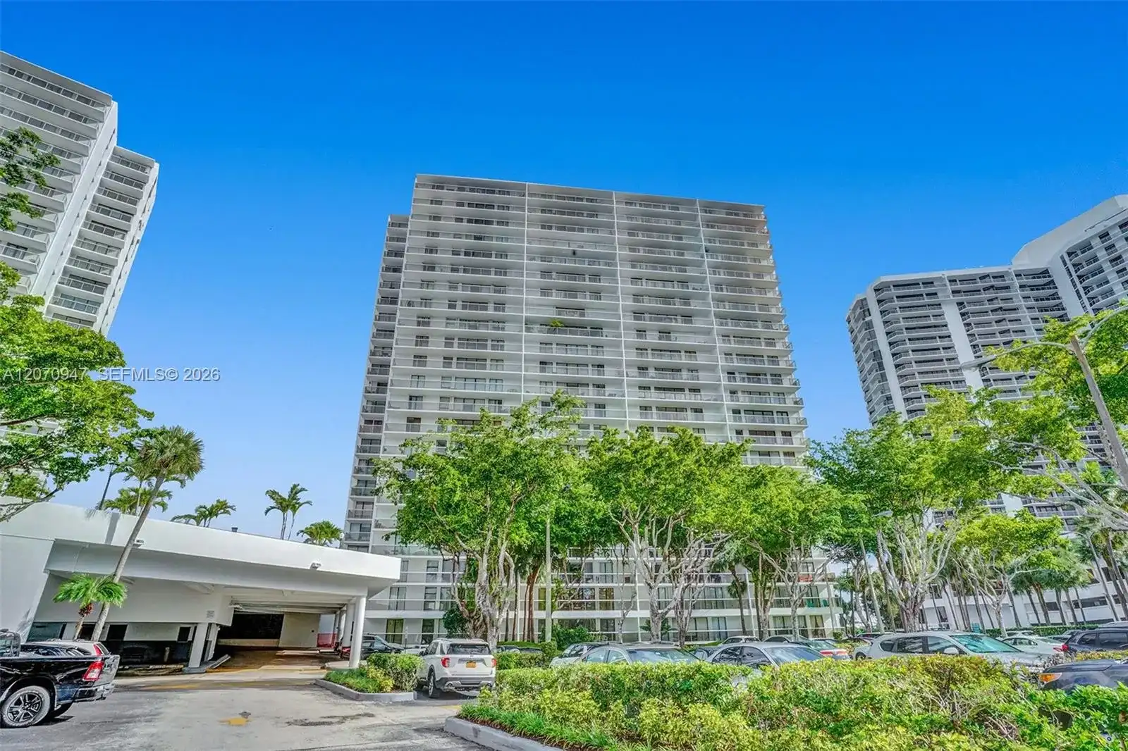 3731 N Country Club Dr # 1023, Aventura FL 33180