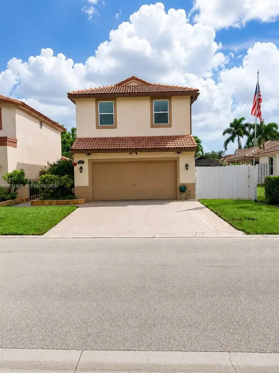 7548 NW 3rd Ct, Plantation FL 33317