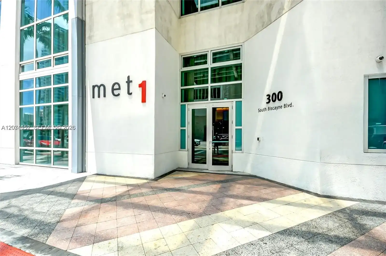 300 S Biscayne Blvd # 3311, Miami FL 33131