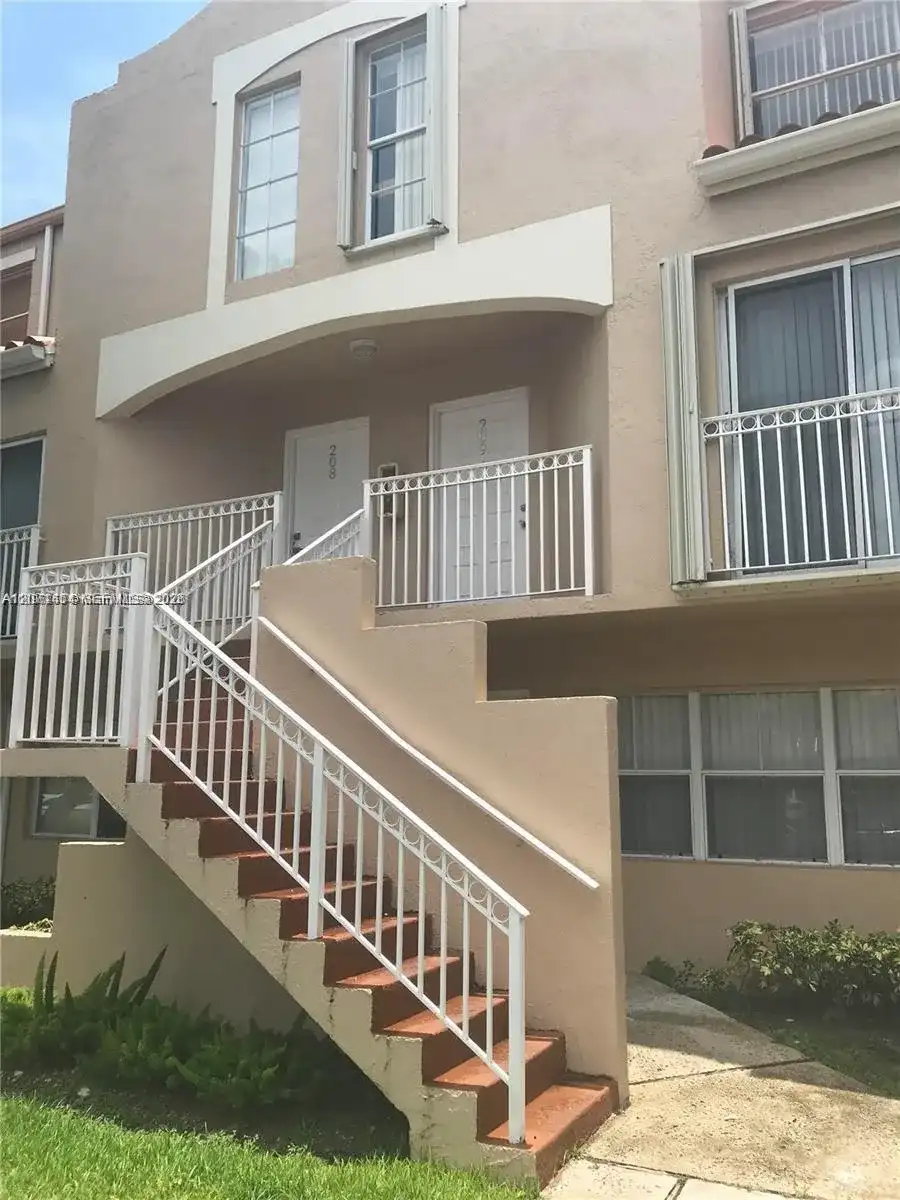 8670 NW 6th Ln # 208, Miami FL 33126