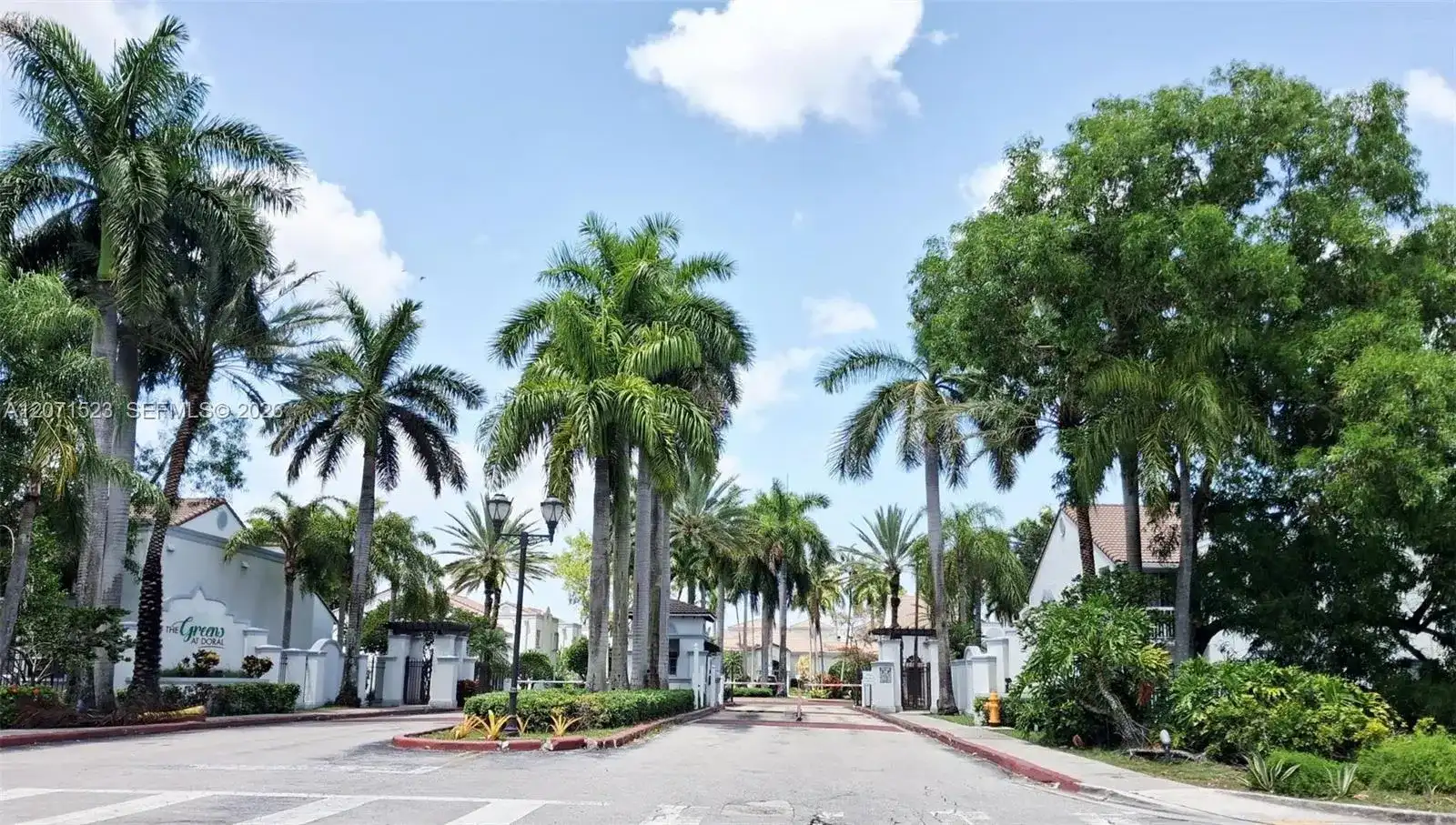 4621 NW 97 CT # 4621, Doral FL 33178