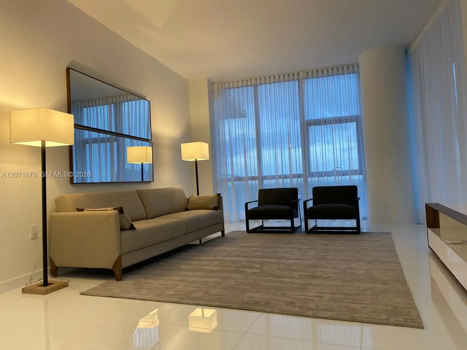 851 NE 1st Ave # 2501, Miami FL 33132