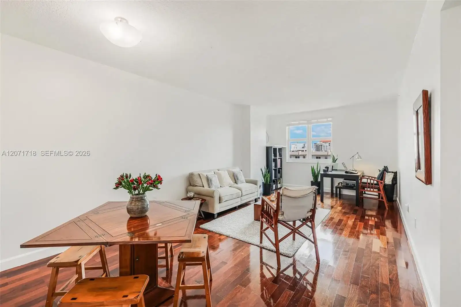 50 Menores Ave # 820, Coral Gables FL 33134