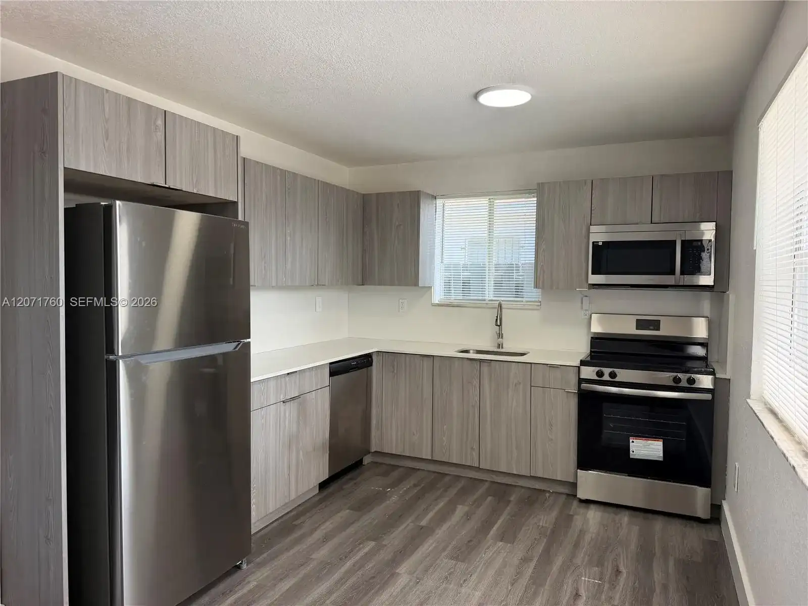 580 NW 58th St, Miami FL 33127