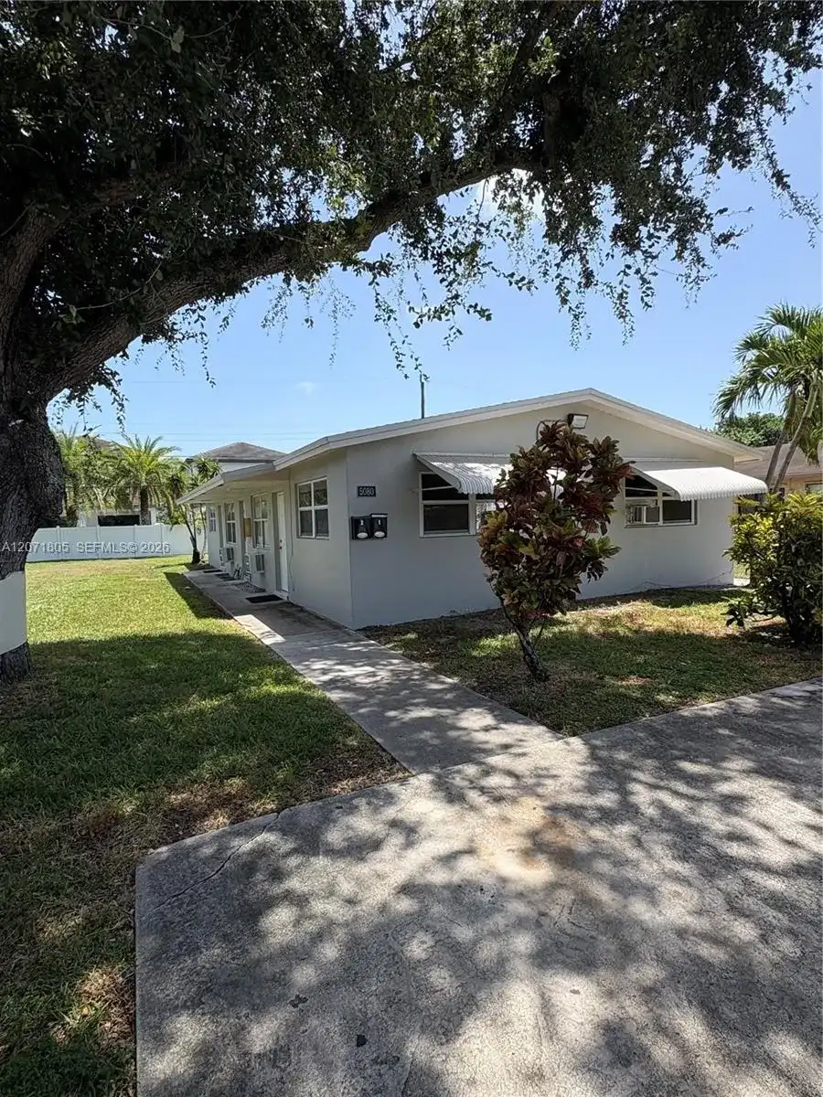5080 SW 26th AVe # 2, Fort Lauderdale FL 33312