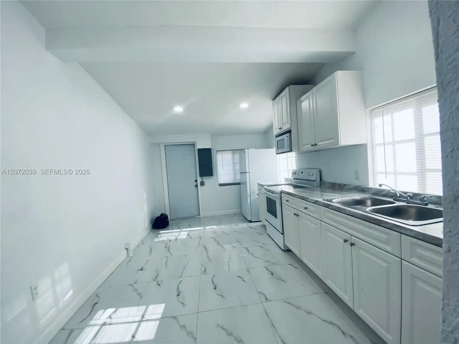 3100 NW 86th St, Miami FL 33147