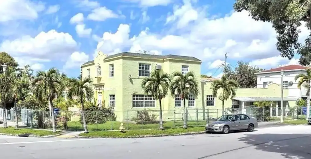 1801 SW 10th St, Miami FL 33135