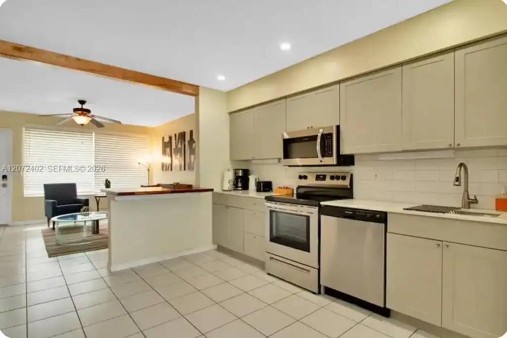 1031 SW 3rd St # 1031, Hallandale Beach FL 33009