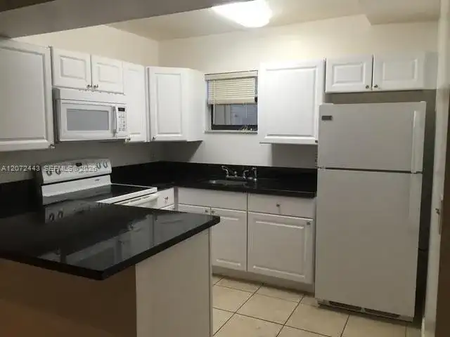 8290 Lake Dr # 144, Doral FL 33166