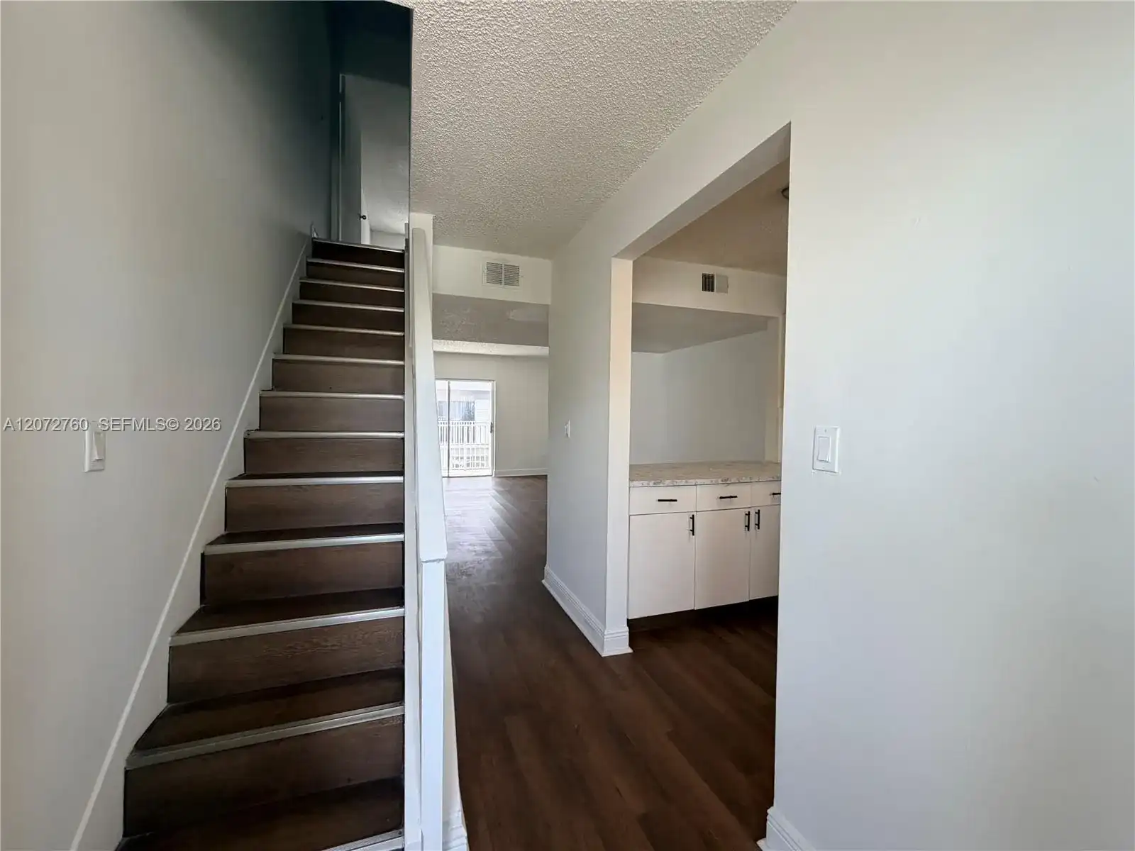 2710 W 76th St # 206, Hialeah FL 33016