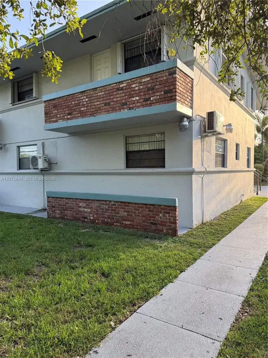 4450 SW 67th Ave # A, Miami FL 33155