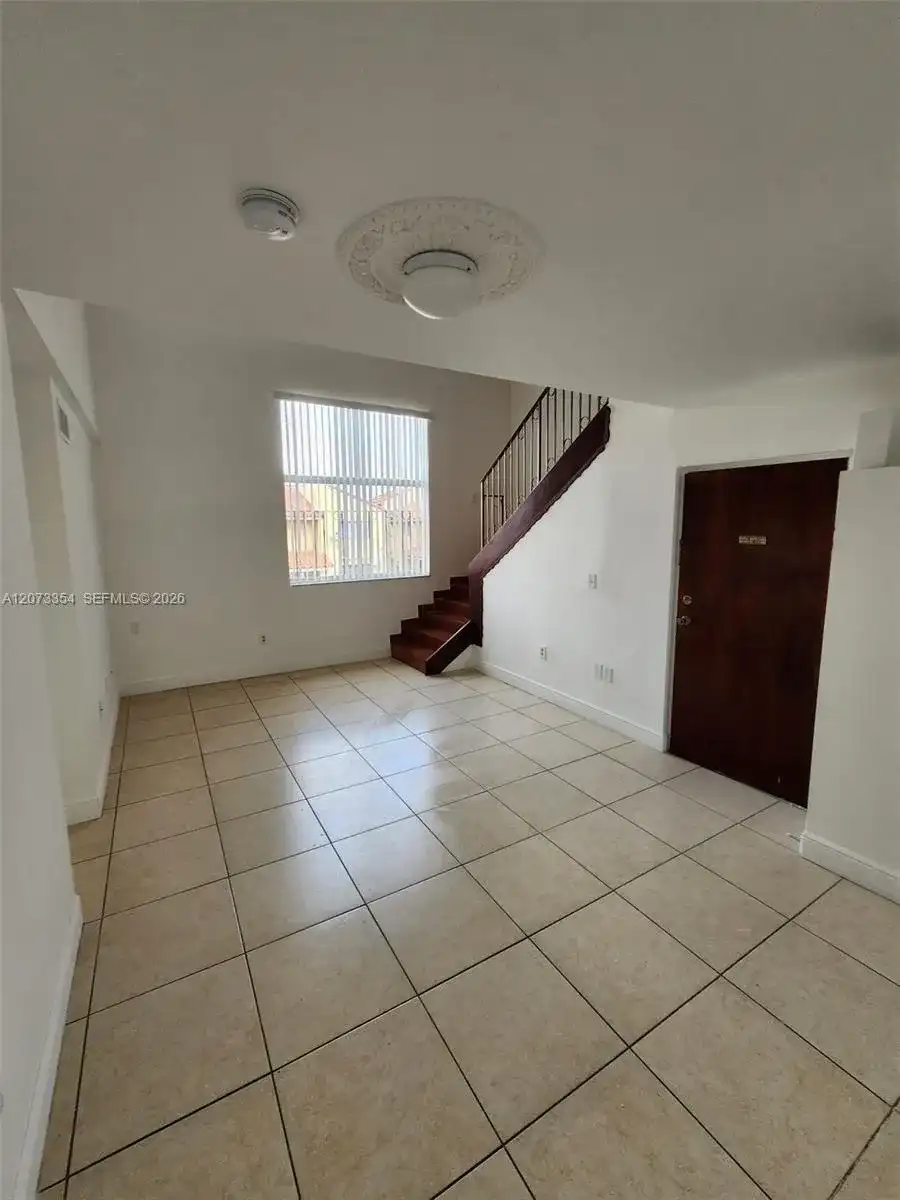 2770 W 61st Pl # 202, Hialeah FL 33016
