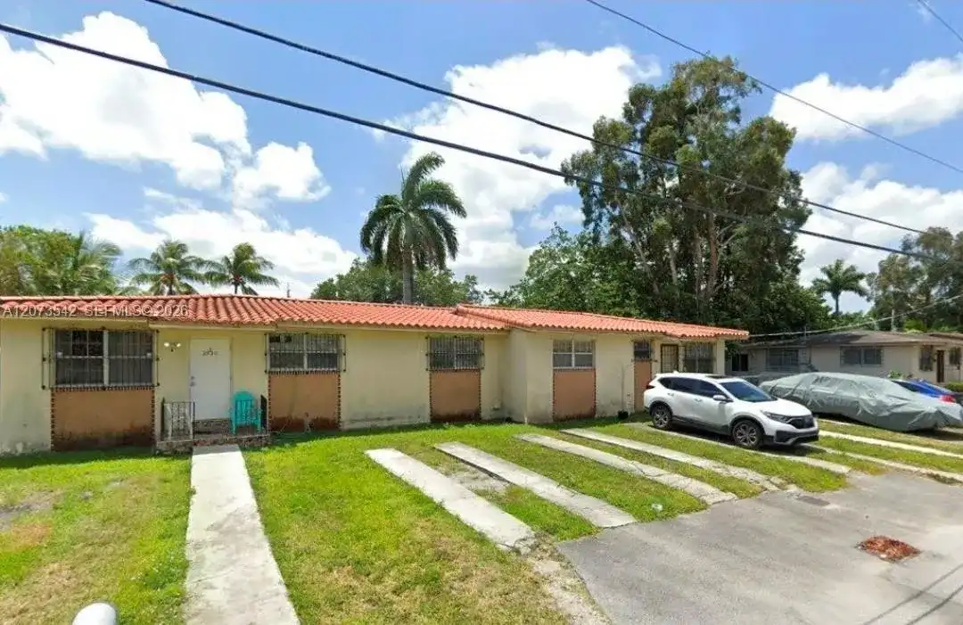 2930 NW 12th St, Miami FL 33125