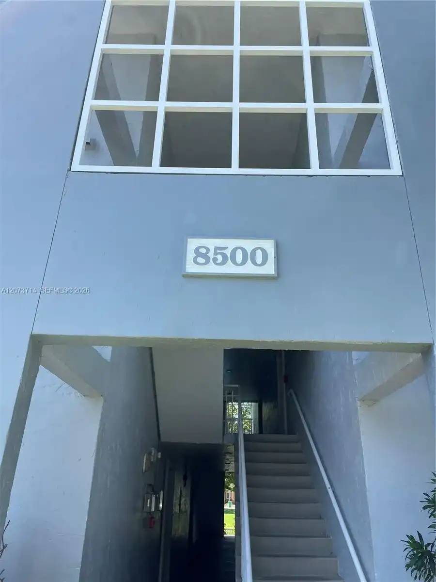 8500 SW 212th St # 309, Cutler Bay FL 33189