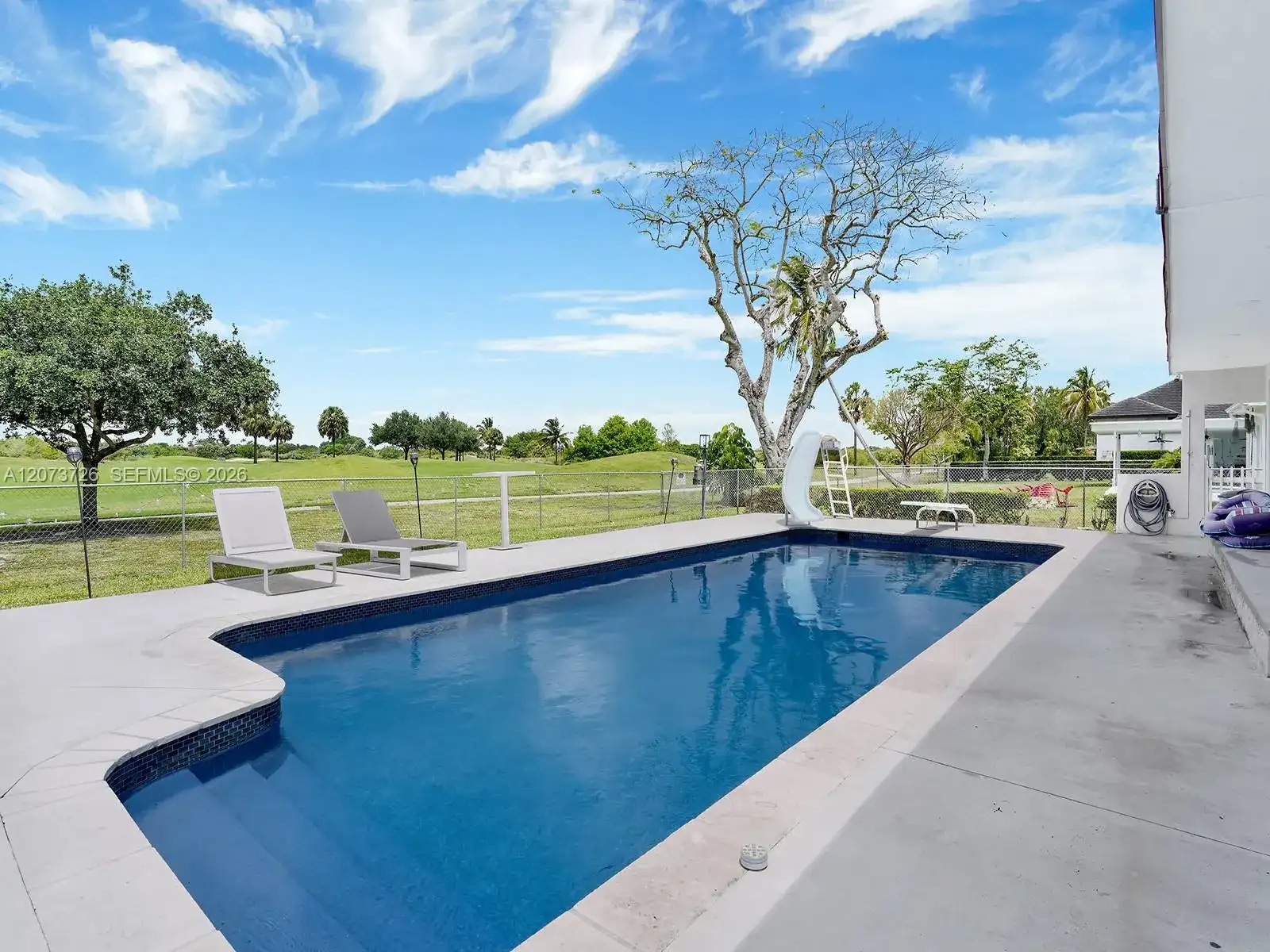 621 E Tropical Way, Plantation FL 33317