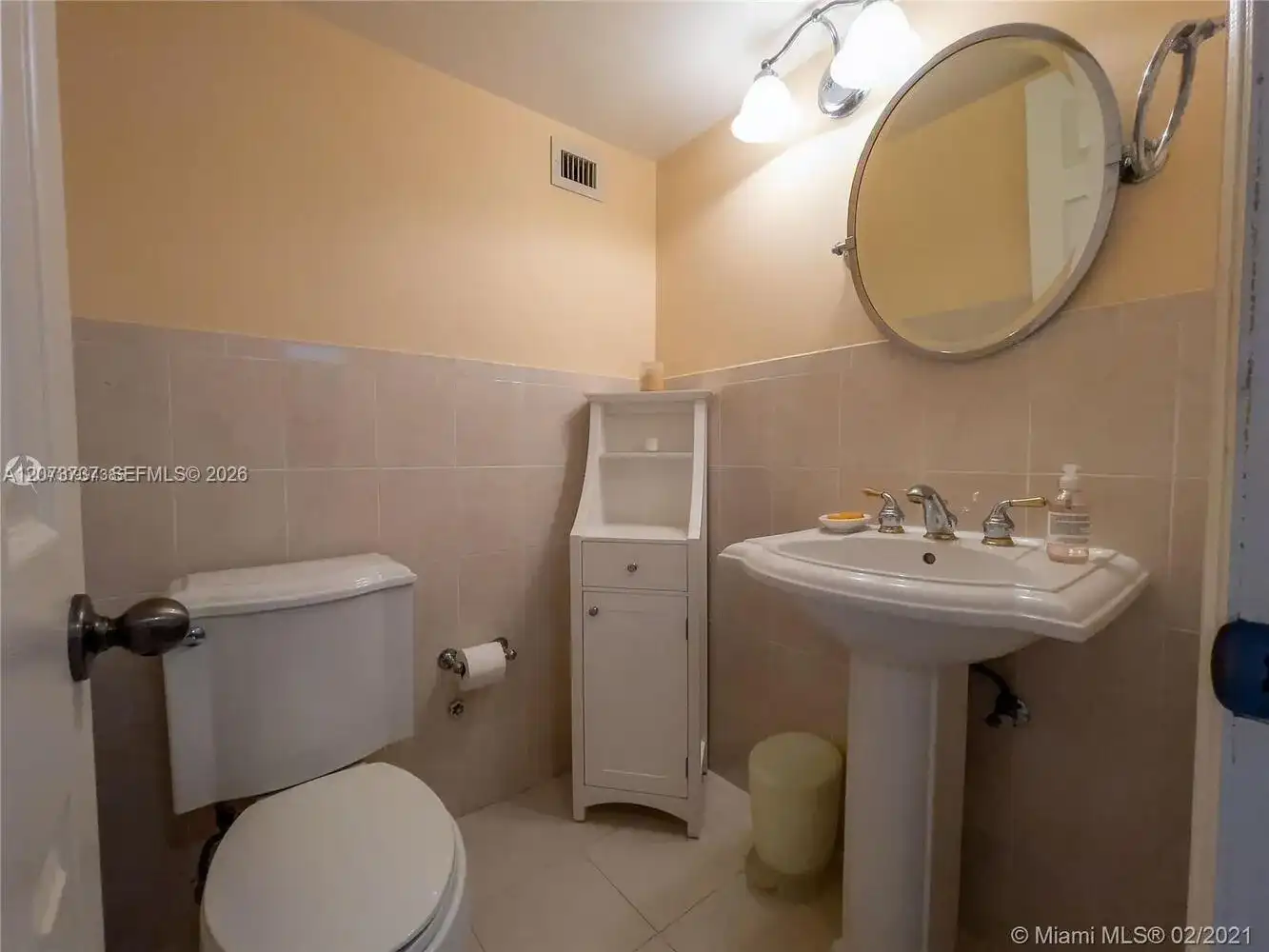 8233 Harding Ave # 204, Miami Beach FL 33141