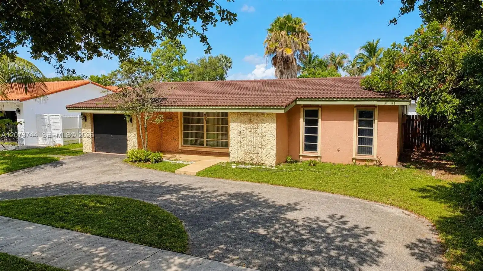 1060 N Douglas Rd, Pembroke Pines FL 33024