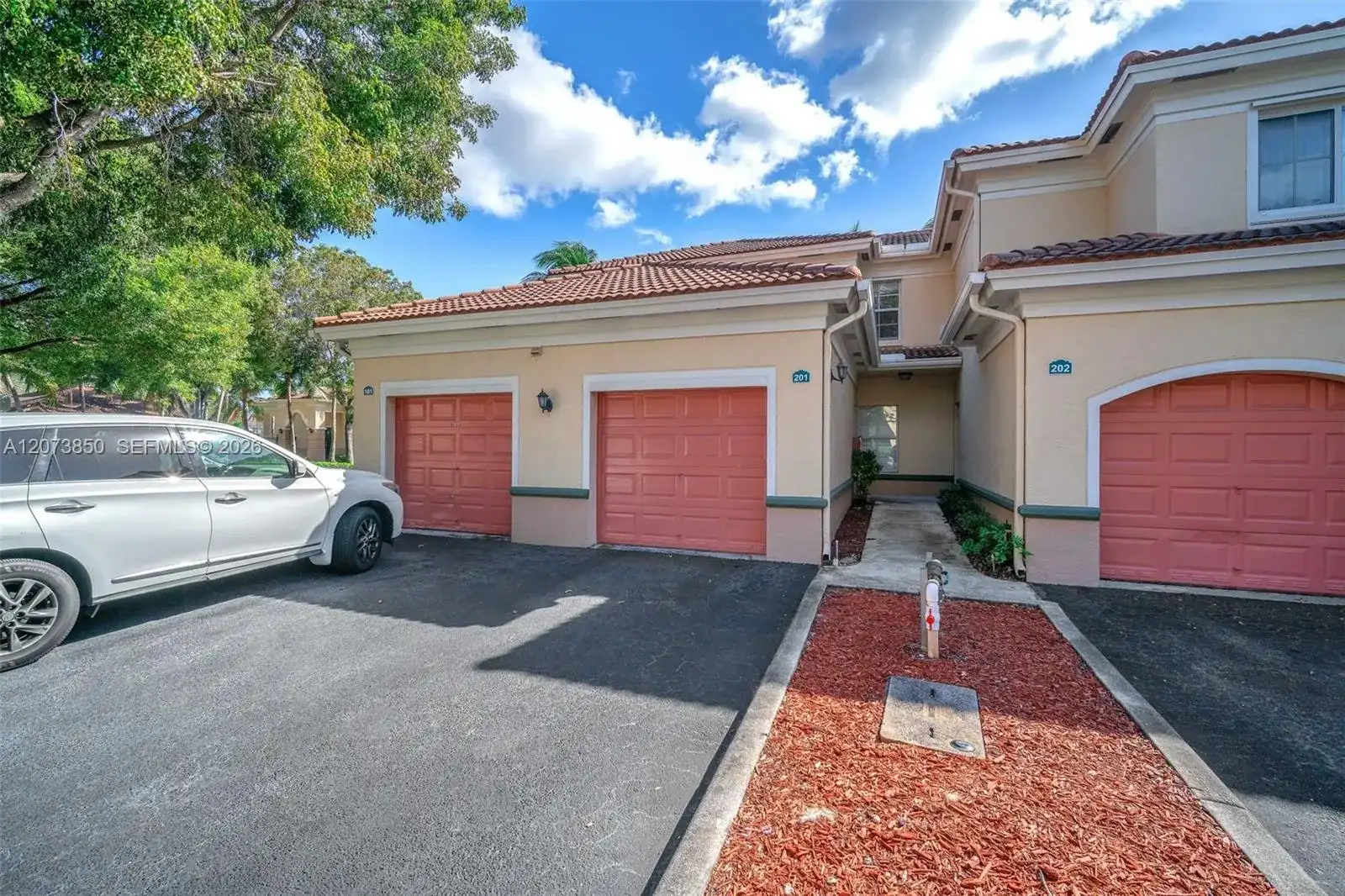 2532 Centergate Dr # 201, Miramar FL 33025