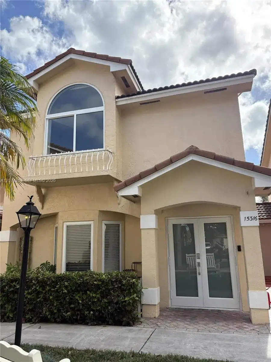 15316 SW 111th St, Miami FL 33196