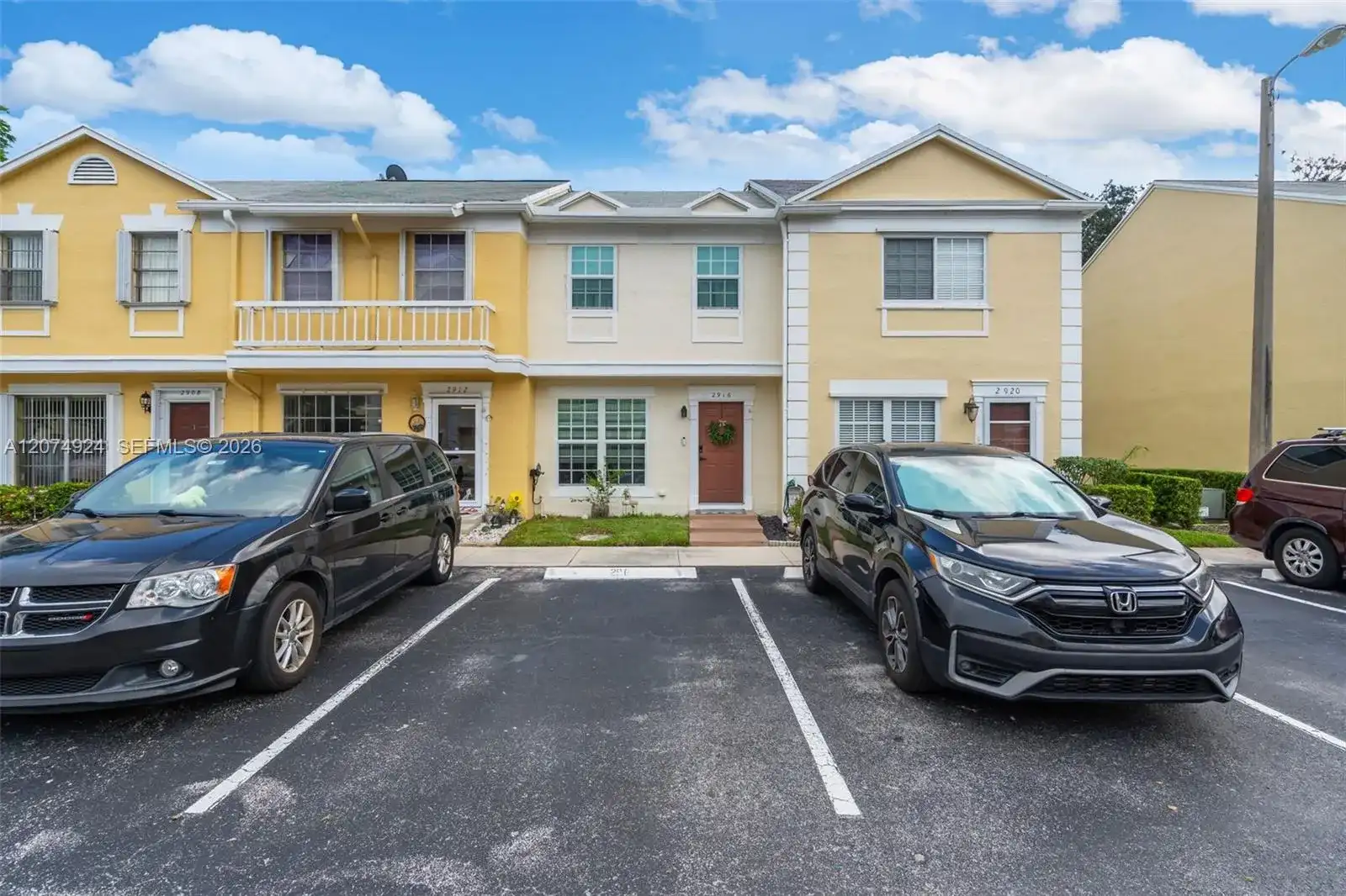 2916 Dorchester Ln, Cooper City FL 33026