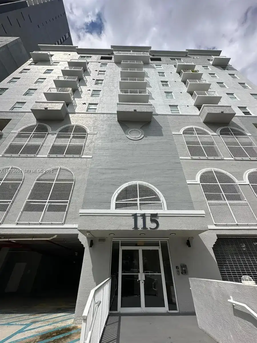 115 SW 11th St # 909, Miami FL 33130