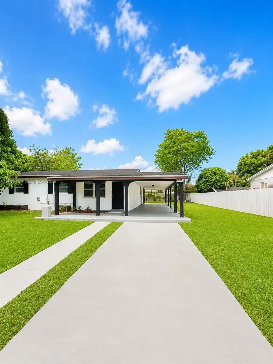 20600 SW 118th Pl, Miami FL 33177