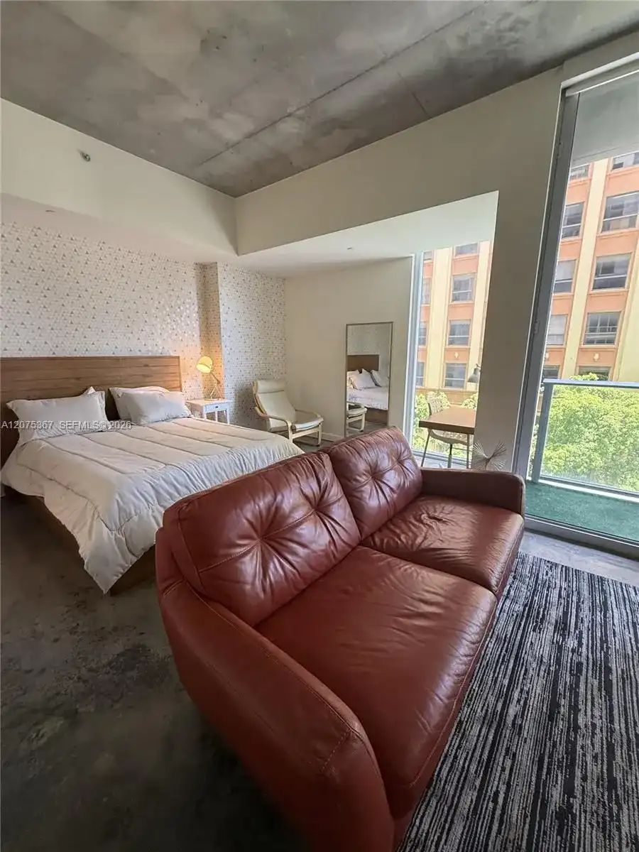 151 SE 1st St # 405, Miami FL 33131