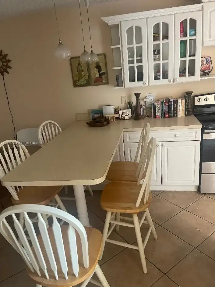 9400 Sunrise Lakes Blvd # 105, Sunrise FL 33322