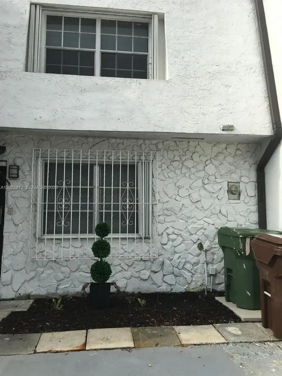 669 W 80th St # 0, Hialeah FL 33014