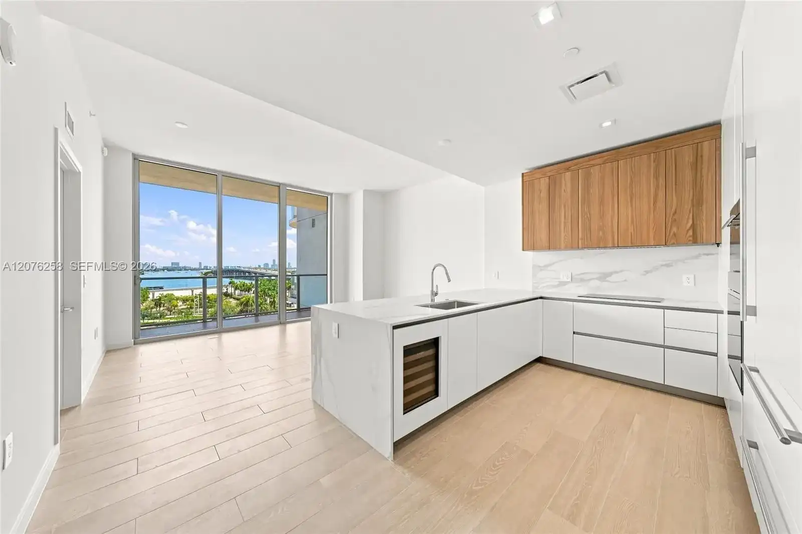 1400 Biscayne Blvd # 708, Miami FL 33132