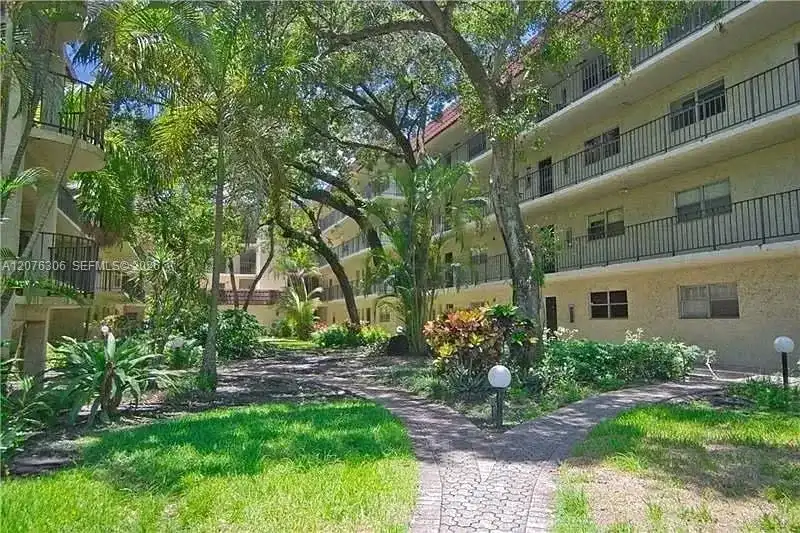 3280 Spanish Moss Ter # 103, Lauderhill FL 33319