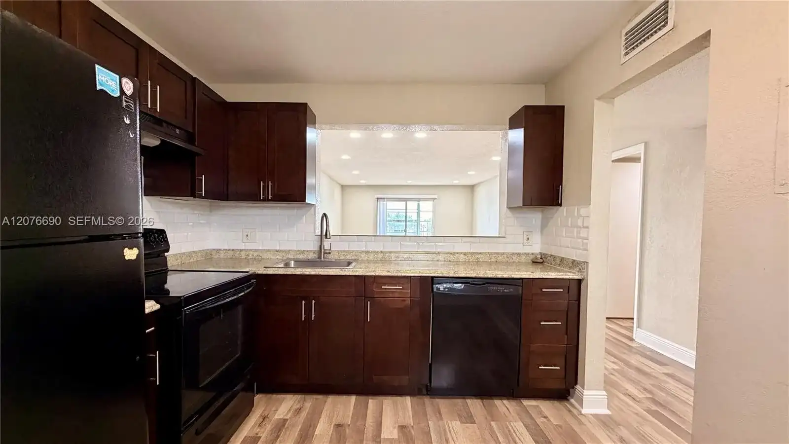 879 NE 195th St # 425, Miami FL 33179