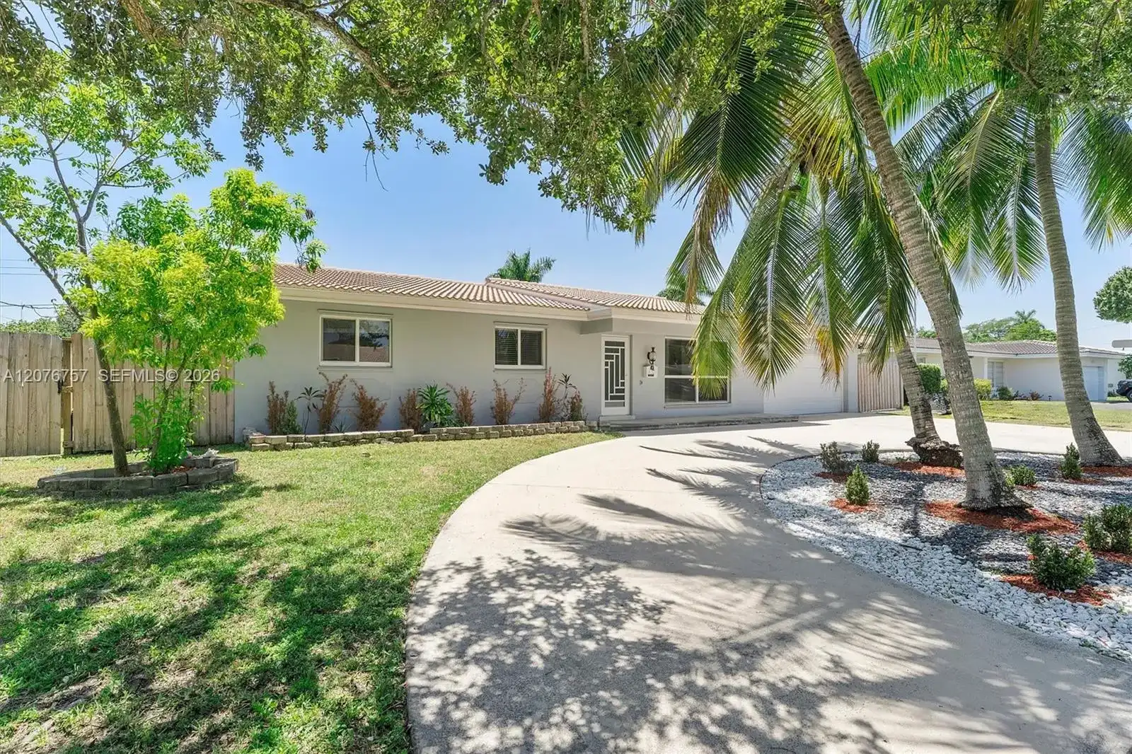 7220 NW 10th Pl, Plantation FL 33313