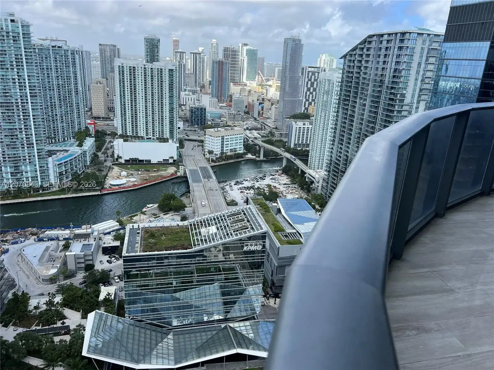 45 SW 9th St # 4408, Miami FL 33130