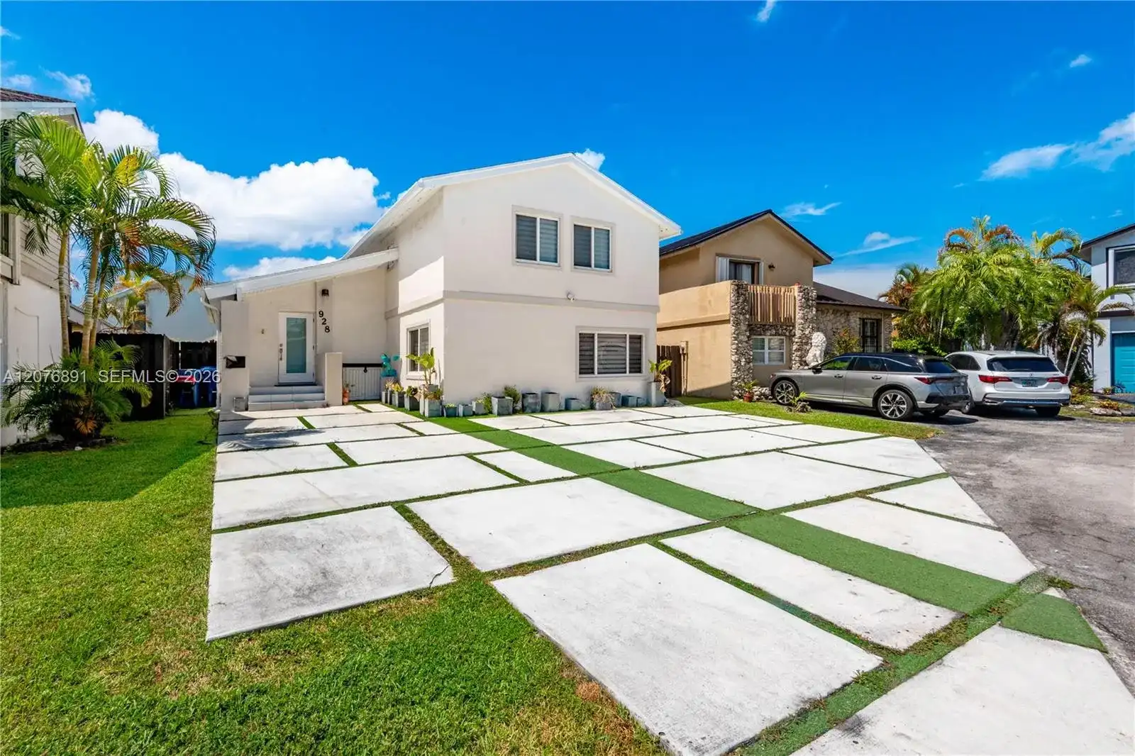928 NW 106th Ave Cir, Miami FL 33172