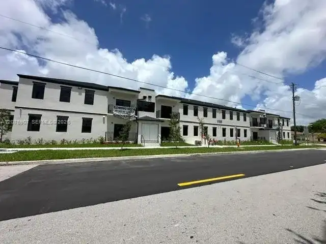 17020 SW 104th Ave # 202, Miami FL 33157