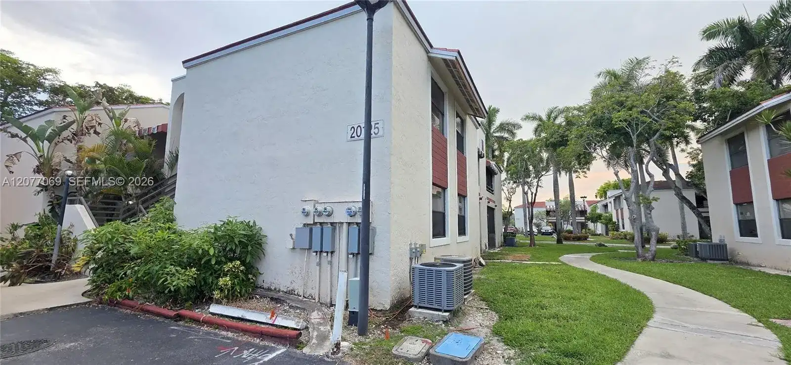 20125 NE 3rd Ct # 3, Miami FL 33179