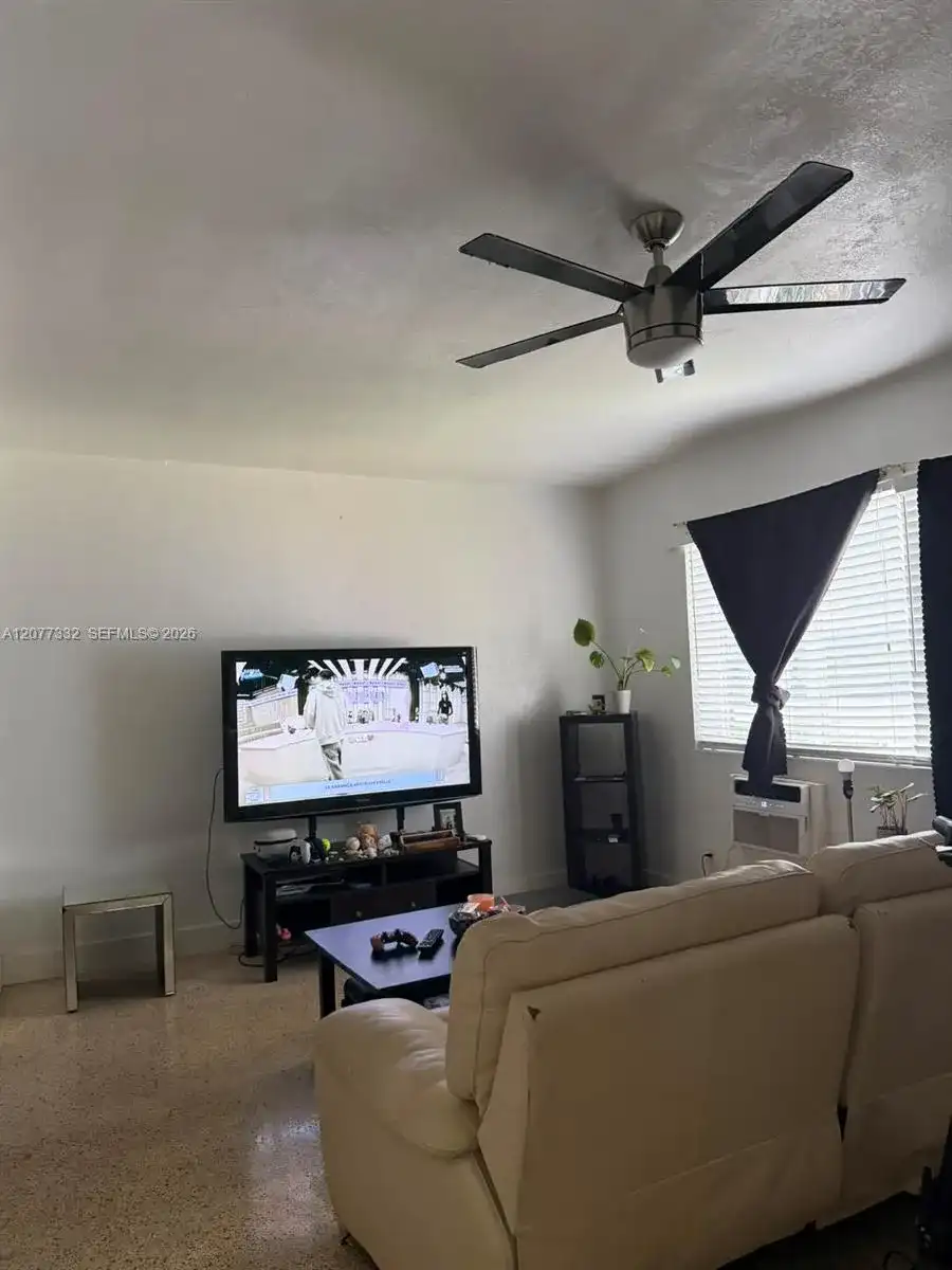 805 81st St # 3, Miami Beach FL 33141