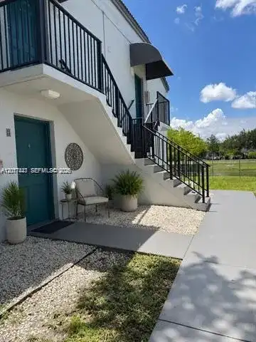 7235 NW 179th St # 101, Hialeah FL 33015