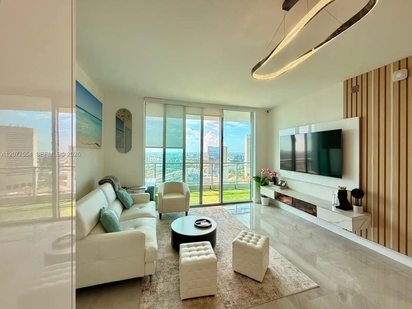 90 SW 3rd St # 3306, Miami FL 33130