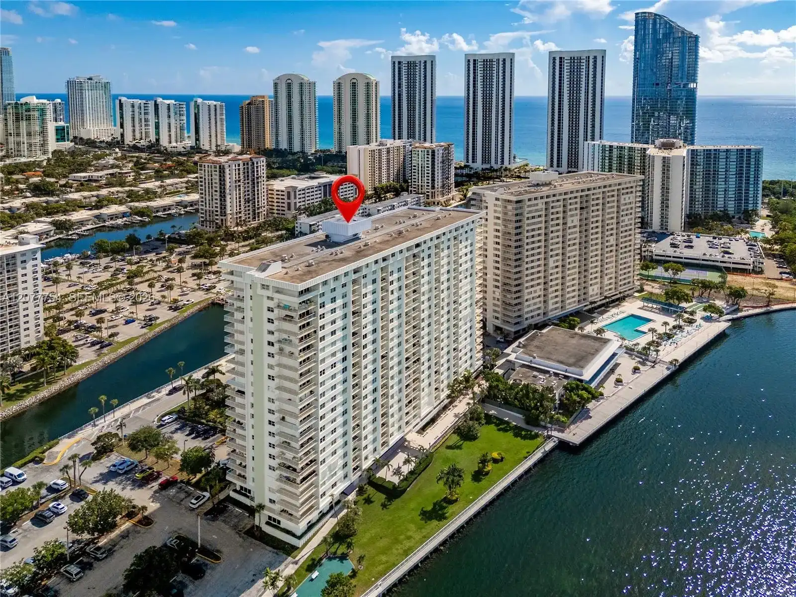 500 Bayview Dr # 825, Sunny Isles Beach FL 33160