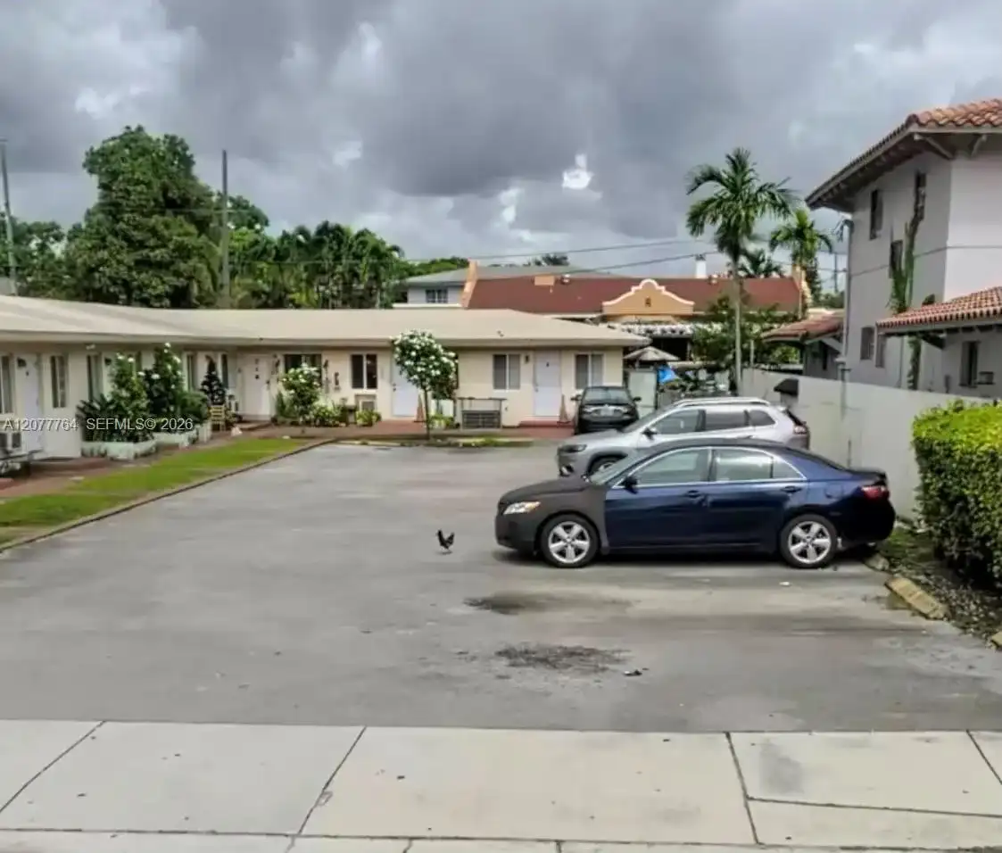 2465 W Flagler St # 6, Miami FL 33135