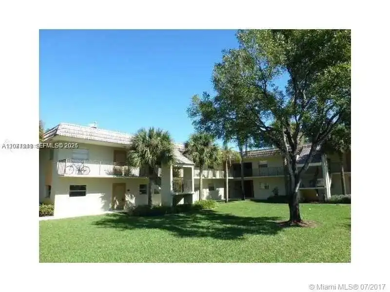 6720 Nova Dr # 8, Davie FL 33317