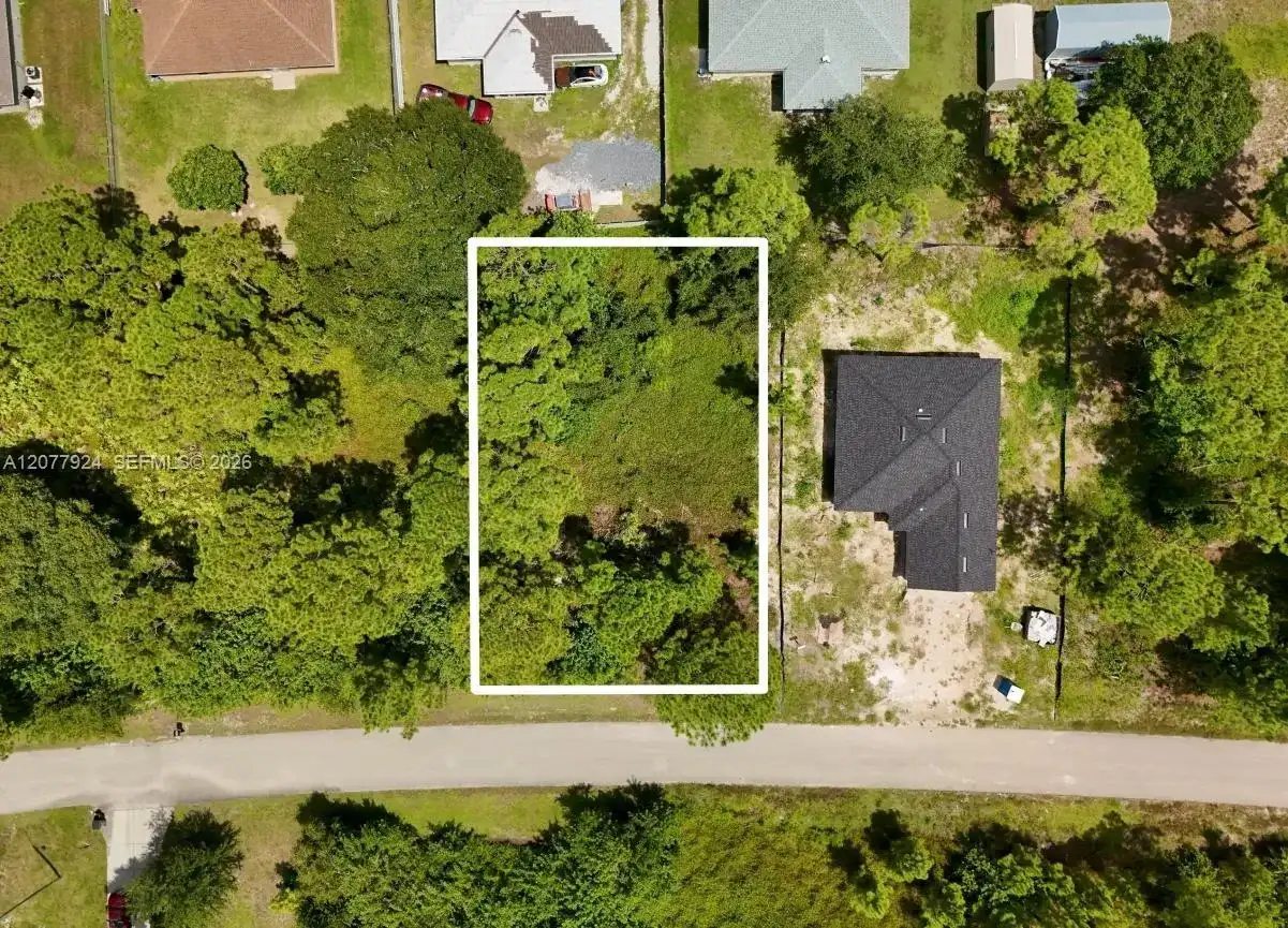 523 SUMMIT AVE, Lehigh Acres FL 33974