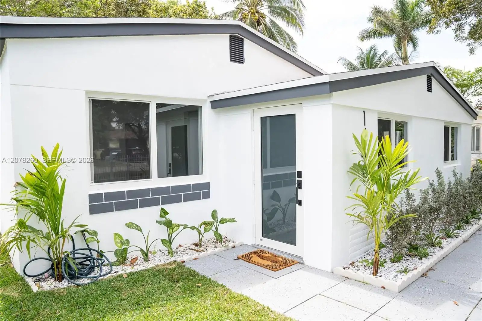 1640 NE 172nd St, North Miami Beach FL 33162