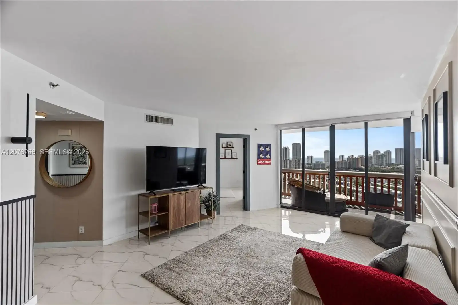 1000 W Island Blvd # 2803, Aventura FL 33160